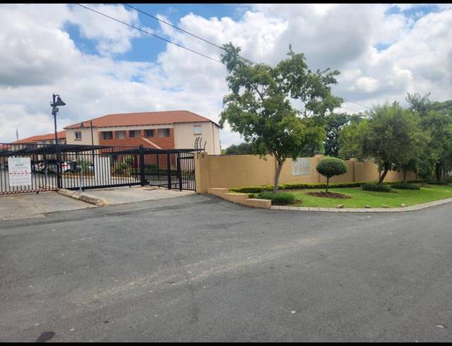 2 BEDROOM APARTMENT FOR SALE IN BUCCLEUCH